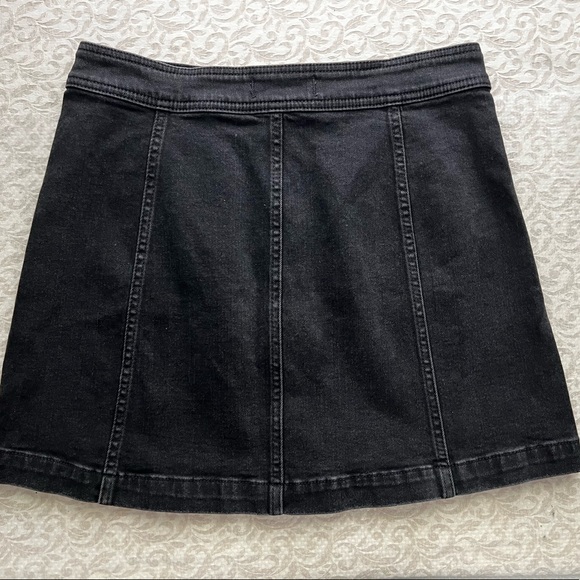 MADEWELL Size 6 Black A-line Mini Skirt w 2 front pockets & front button closure - Picture 5 of 8